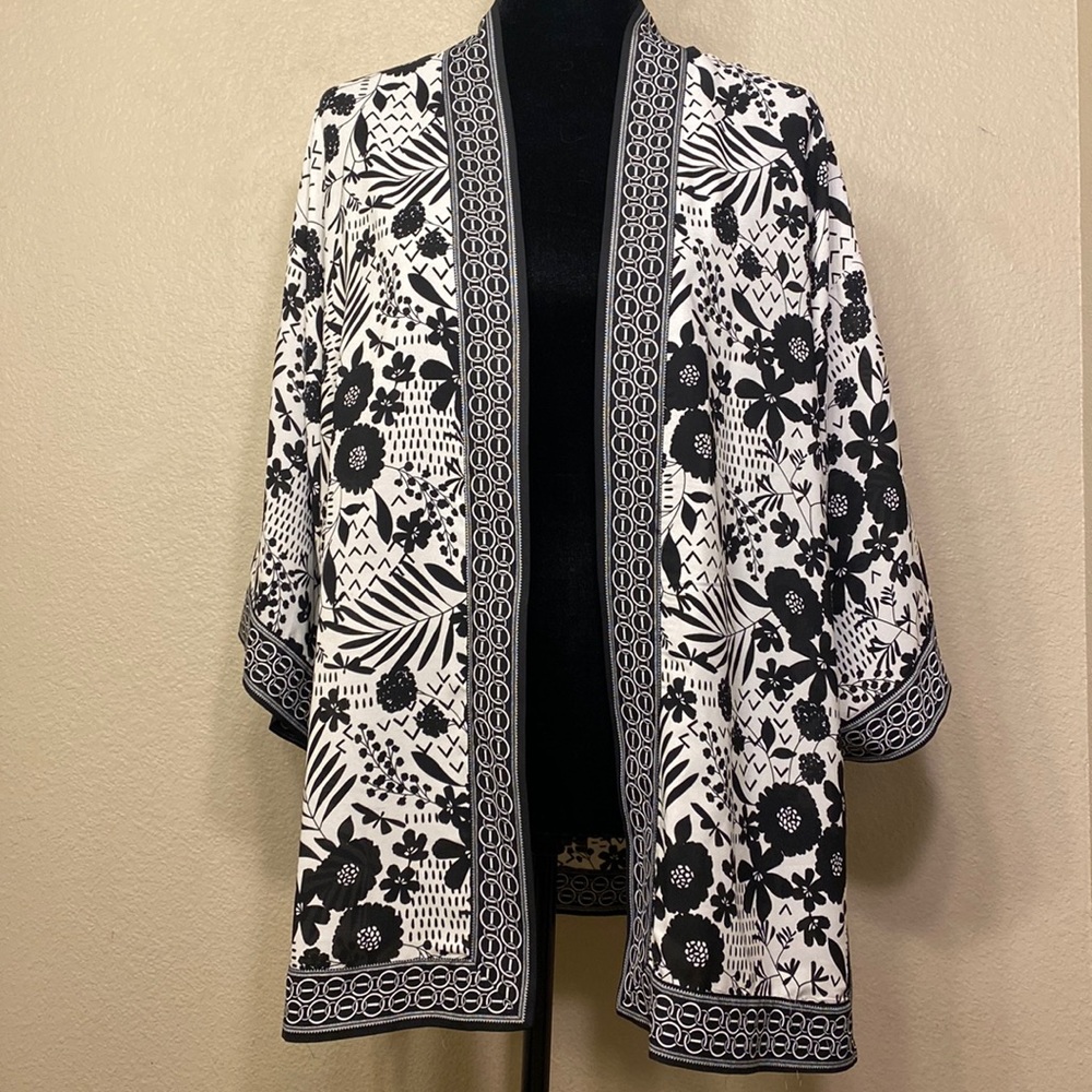 Women’s Max Studio Kimono Jacket Cardigan. Black/White, 3/4 Sleeve, Size S